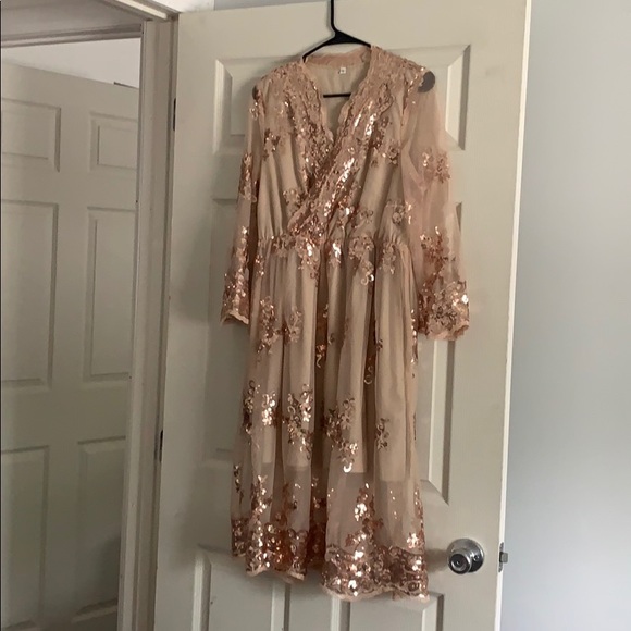 Dresses & Skirts - Sparkly Dress